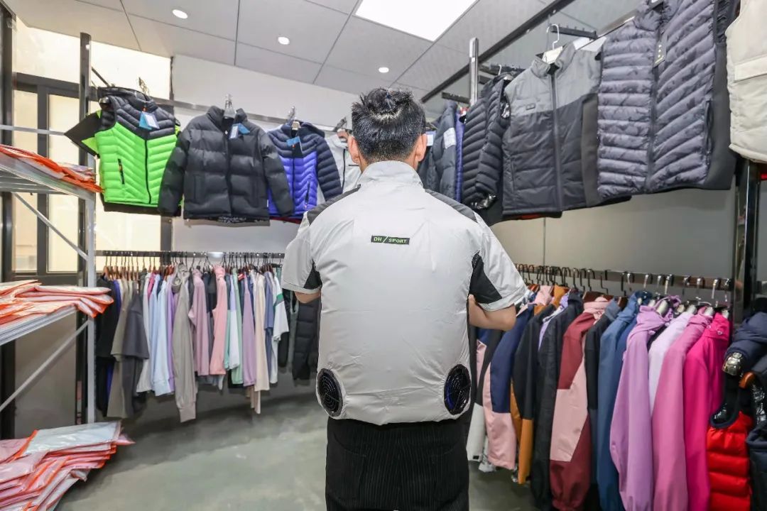 爆单、供不应求！只需20秒即可尽享清凉，这款风扇服火了