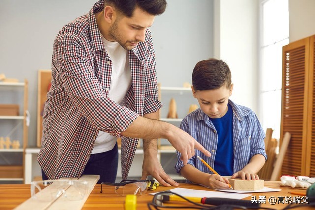 从小缺爱的男人长大后的特征,长期缺爱的三大特征