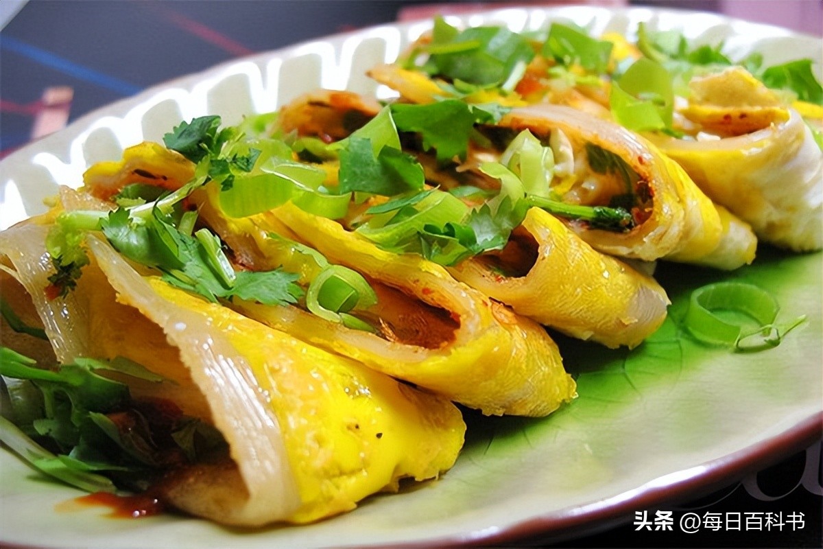 街边的煎炸鸡排,类似鸡排章鱼小丸子的小吃