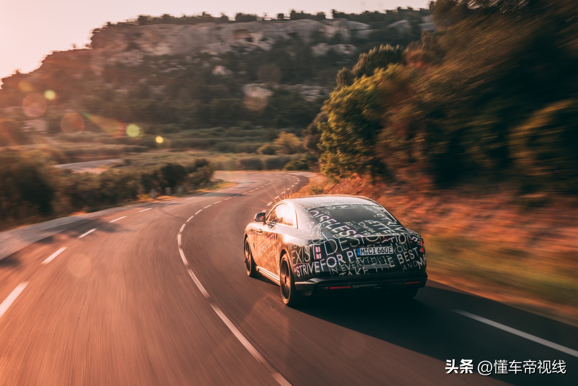 宝马ixm60德国高速测试,宝马ixm60高速续航实测