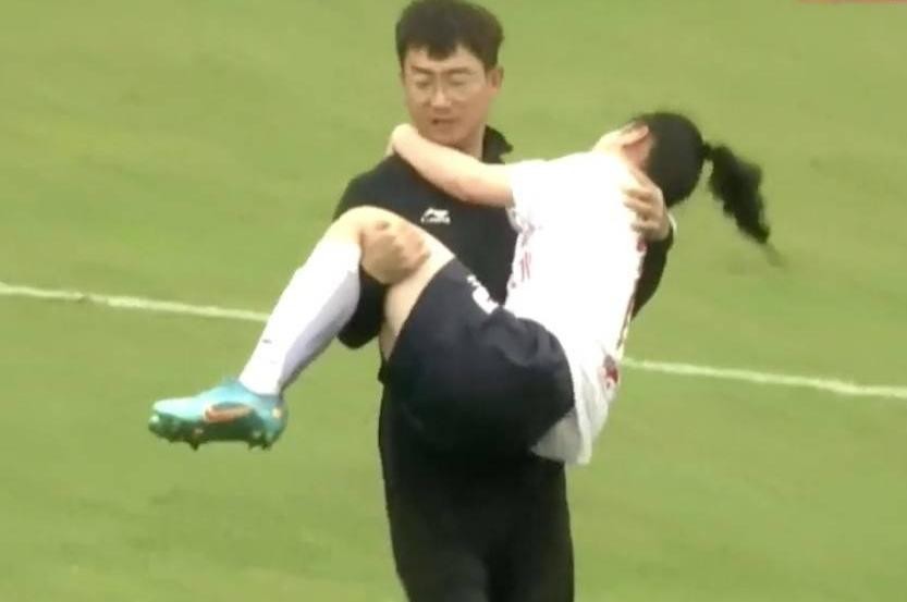 濂宠秴闃熷憳鍙椾激鍊掑湴,濂宠秴鑱旇禌鍚庡崼鍙椾激