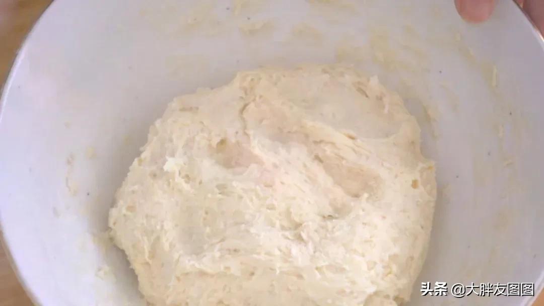 高筋面粉做面包不用厨师机,没有厨师机怎么做全麦面包