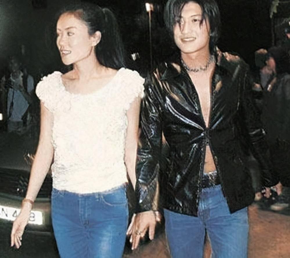 谢霆锋出道当歌手的时候,谢霆锋出道就做主角吗