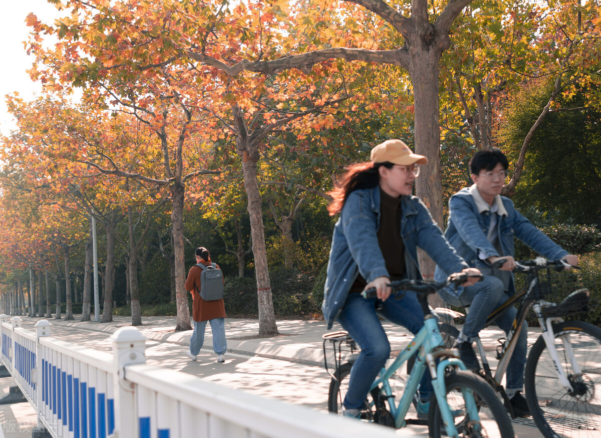 大四最后一学期还能考四级么,大四毕业了再准备考研还来得及吗