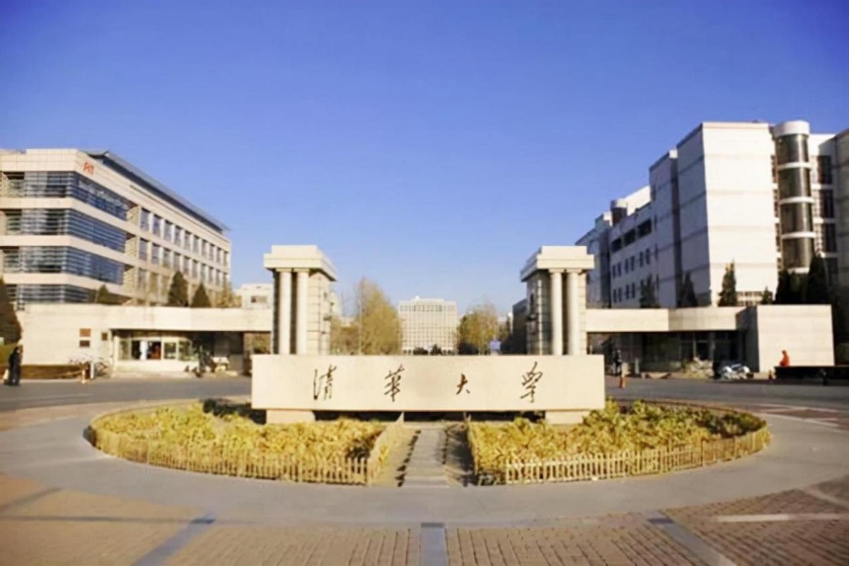 梁锦松娶小26岁伏明霞,梁锦松娶伏明霞时年龄