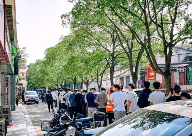 核酸检测员一月10万,做核酸医护人员有工资吗