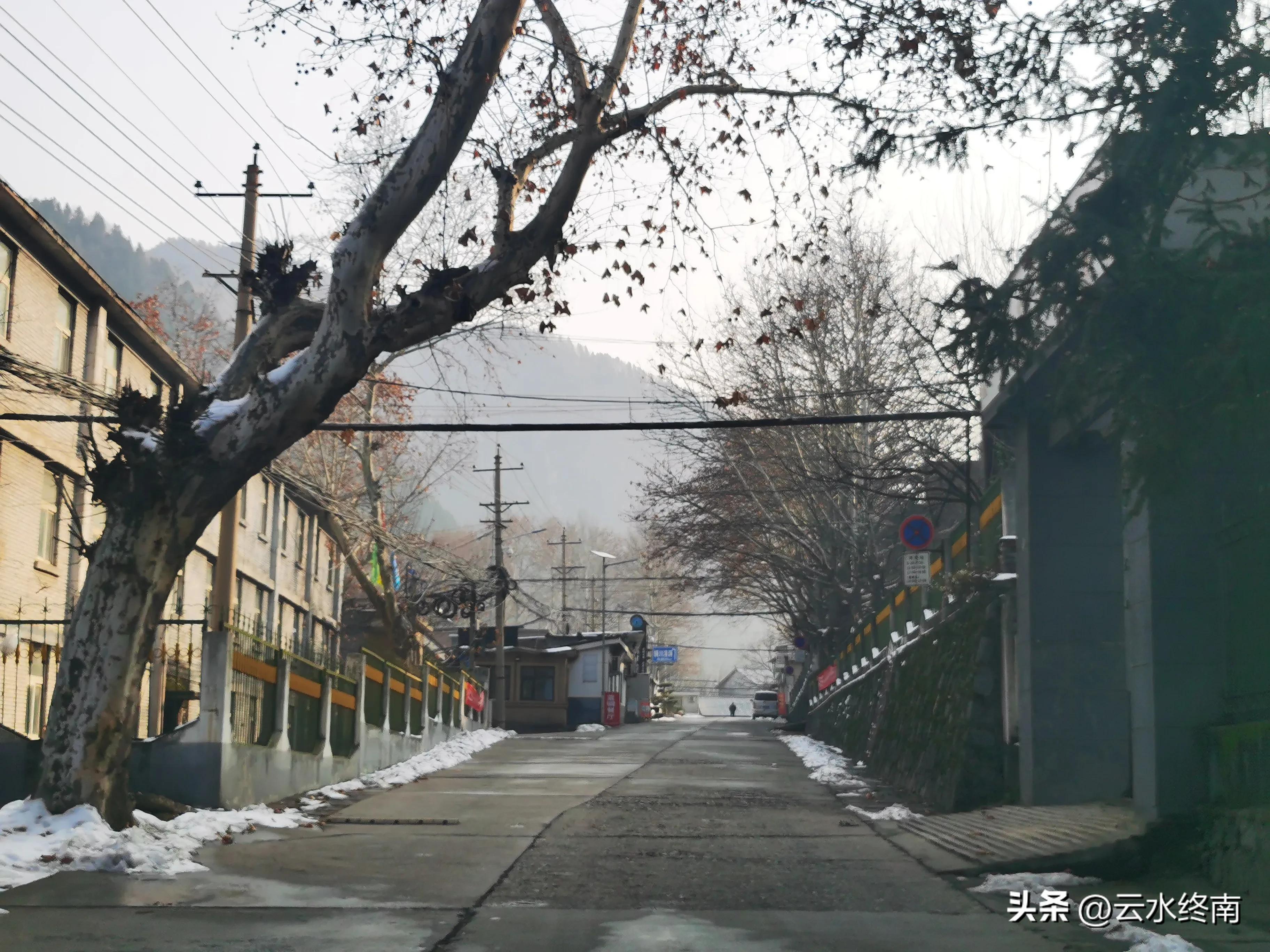 因为这个神秘的大厂,辋川曾经比镇上还热闹的山村,现在怎么样了