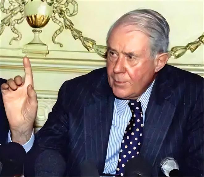 涓囨柉1977,涓囨柉璁垮崕