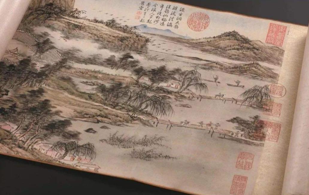 男子花10万块买下12幅画,男子花12000买的一幅画