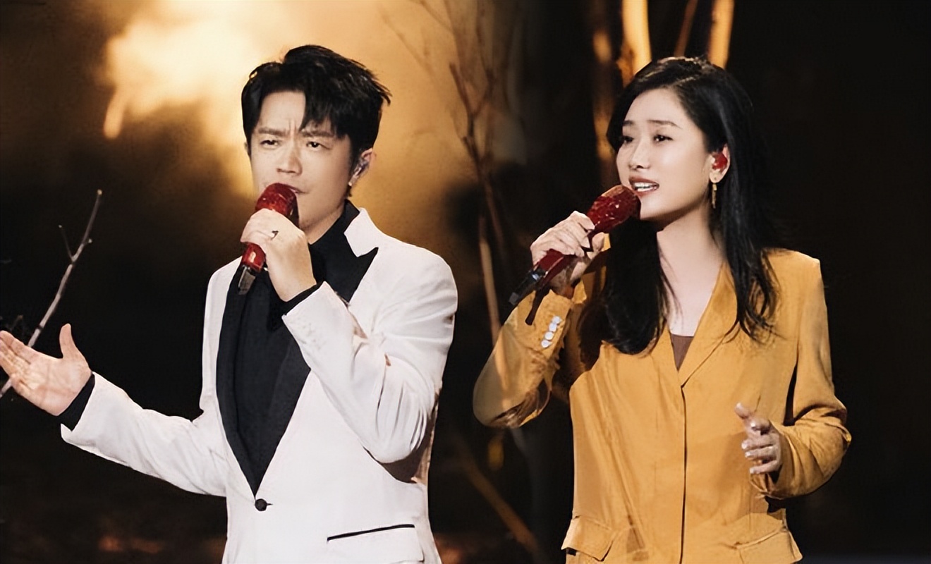 凤凰传奇被说土的节目,凤凰传奇被网红说土