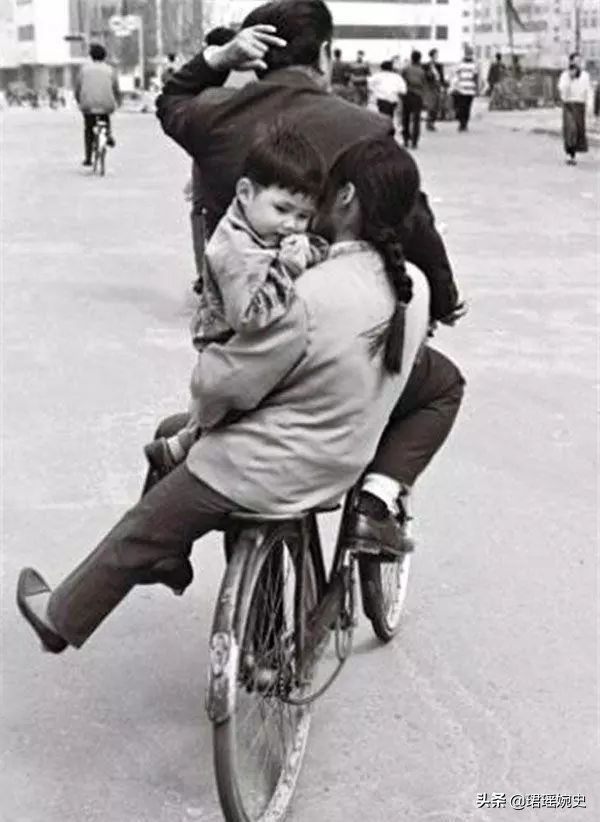 90年代凤凰自行车价格300元,70年代一台凤凰牌自行车