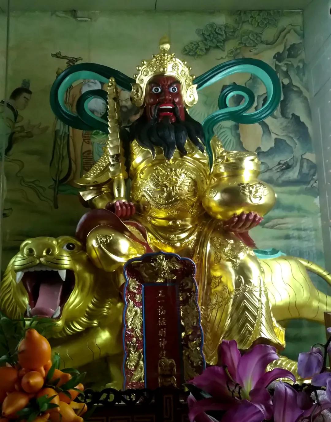 到底是初五迎财神还是初八迎财神,初五迎财神的礼仪