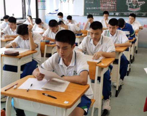 北大教授称上职高没出息完整视频,读职高到底有没有出路