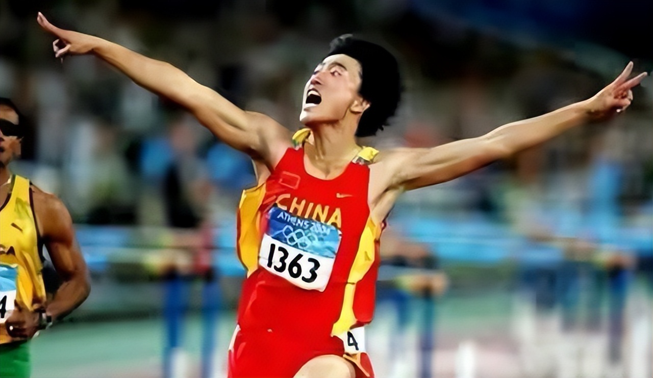 刘翔成为世界冠军的艰苦历程,世界冠军刘翔现在干什么呢