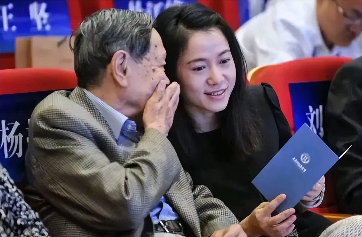 杨振宁百岁之际翁帆披露相处细节,翁帆为何要嫁差54岁的杨振宁