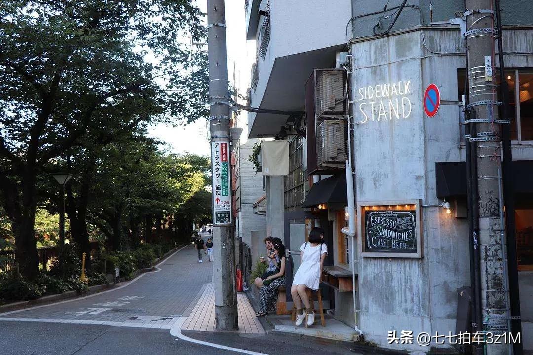 日本队打扫更衣室后续,日本队赛后打扫球场更衣