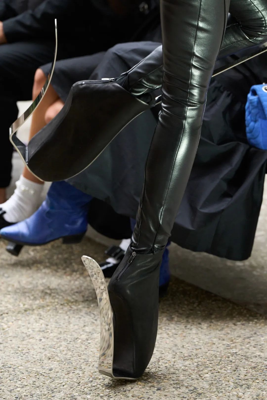 巴黎时装周男模体态,巴黎时装周2019泳装秀