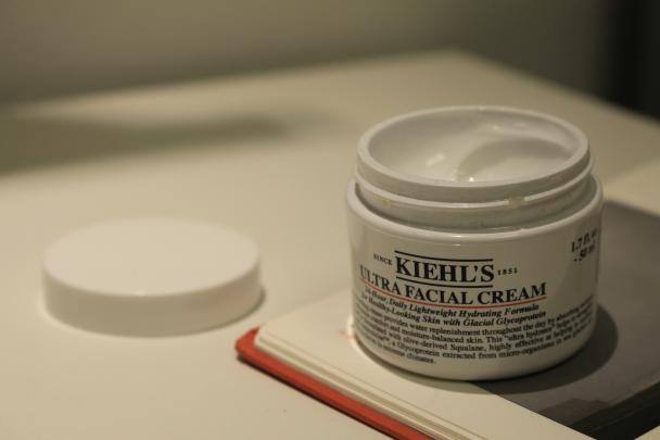 皮肤粗糙毛孔粗大用什么面霜,脸部松垮毛孔粗大用什么面霜