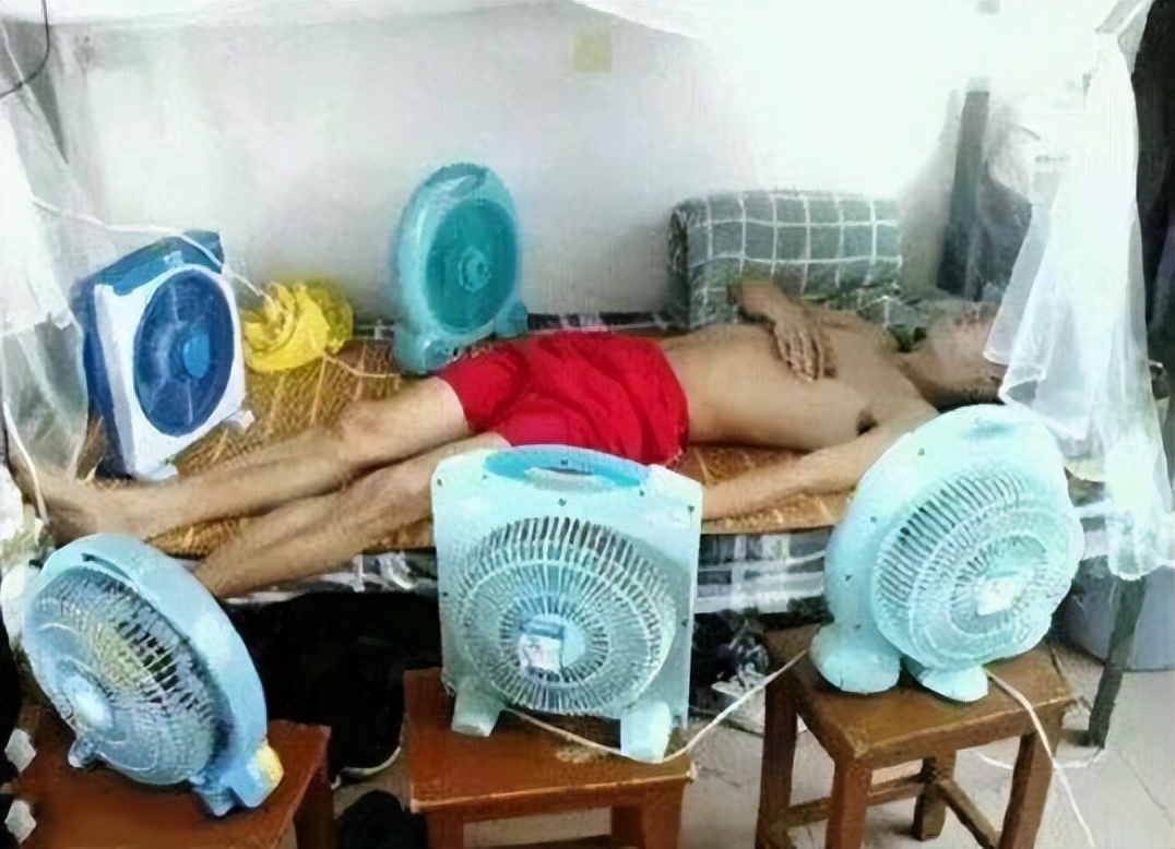 大学生被室友孤立排挤怎么办,大学生买空调被室友孤立