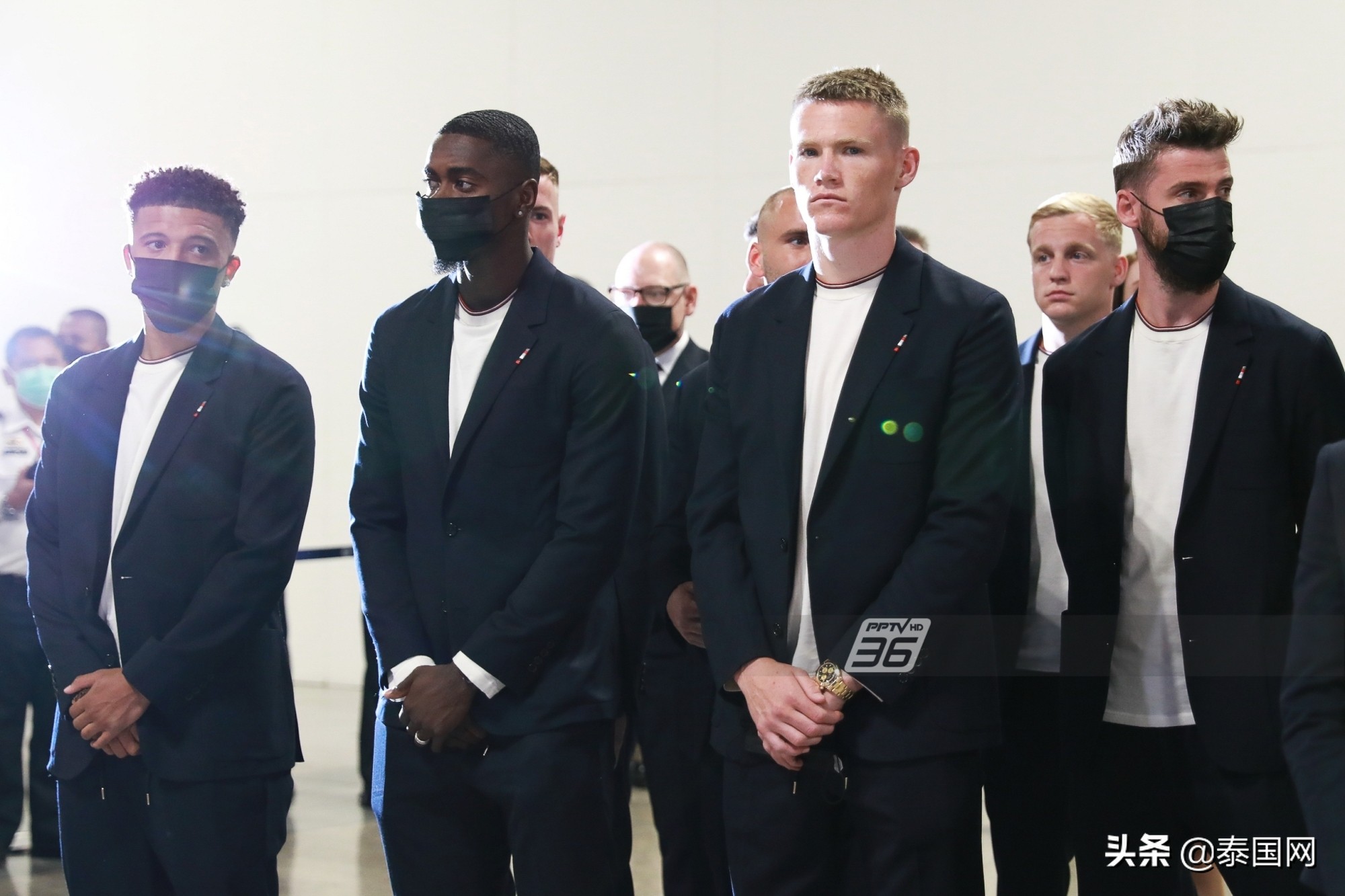 曼联接布罗姆奎斯特,曼联包机