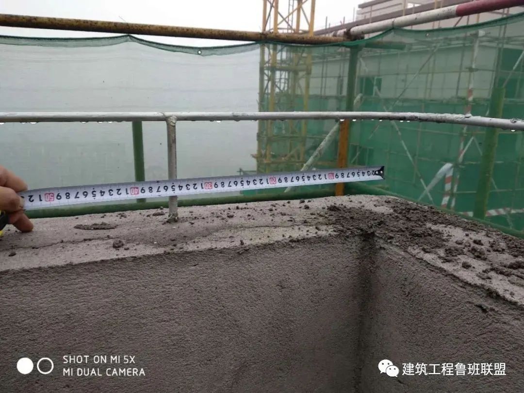 钢屋面避雷带做法,屋面避雷带新规范标准做法