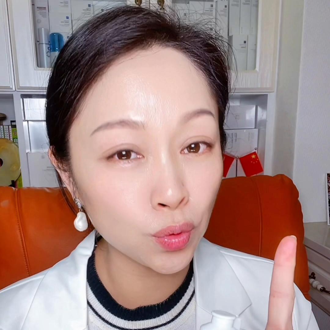 如果你二十岁以后还长痘,长青春痘留什么八字刘海不会闷痘