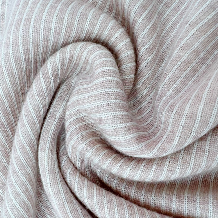 鑹惧摬澶х爜濂宠绌挎惌,鑹惧摬濂宠2017鏂版鍐