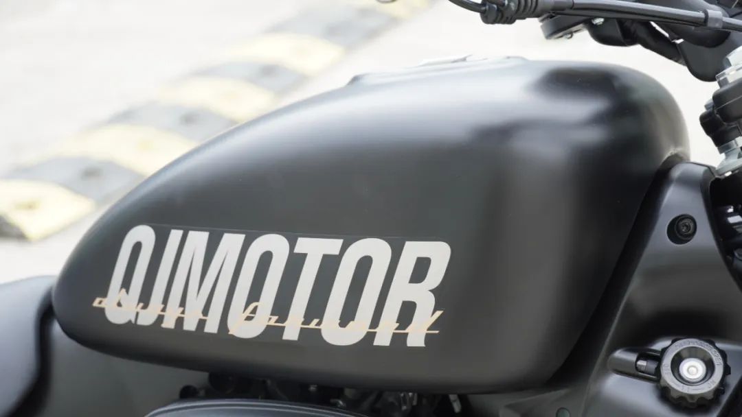 国产300复古巡航车有几款,座高690美式巡航摩托