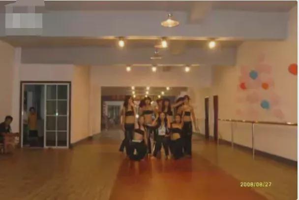 吵翻了！杭州33岁美女模特买精生混血三胞胎，养娃月花10万…...