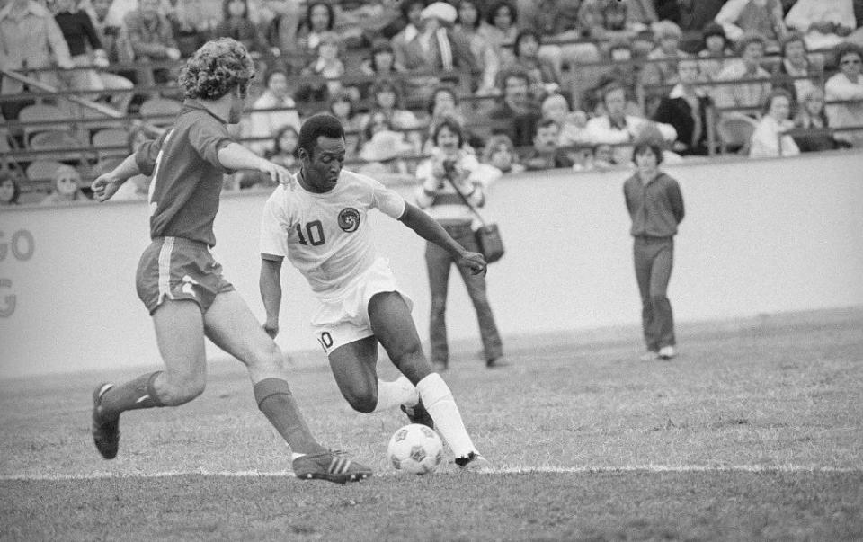 世界三大公认足球球王,球王贝利巴西足球传奇