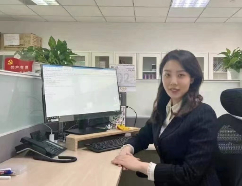 董小姐成都街拍事件,董小姐励志人生