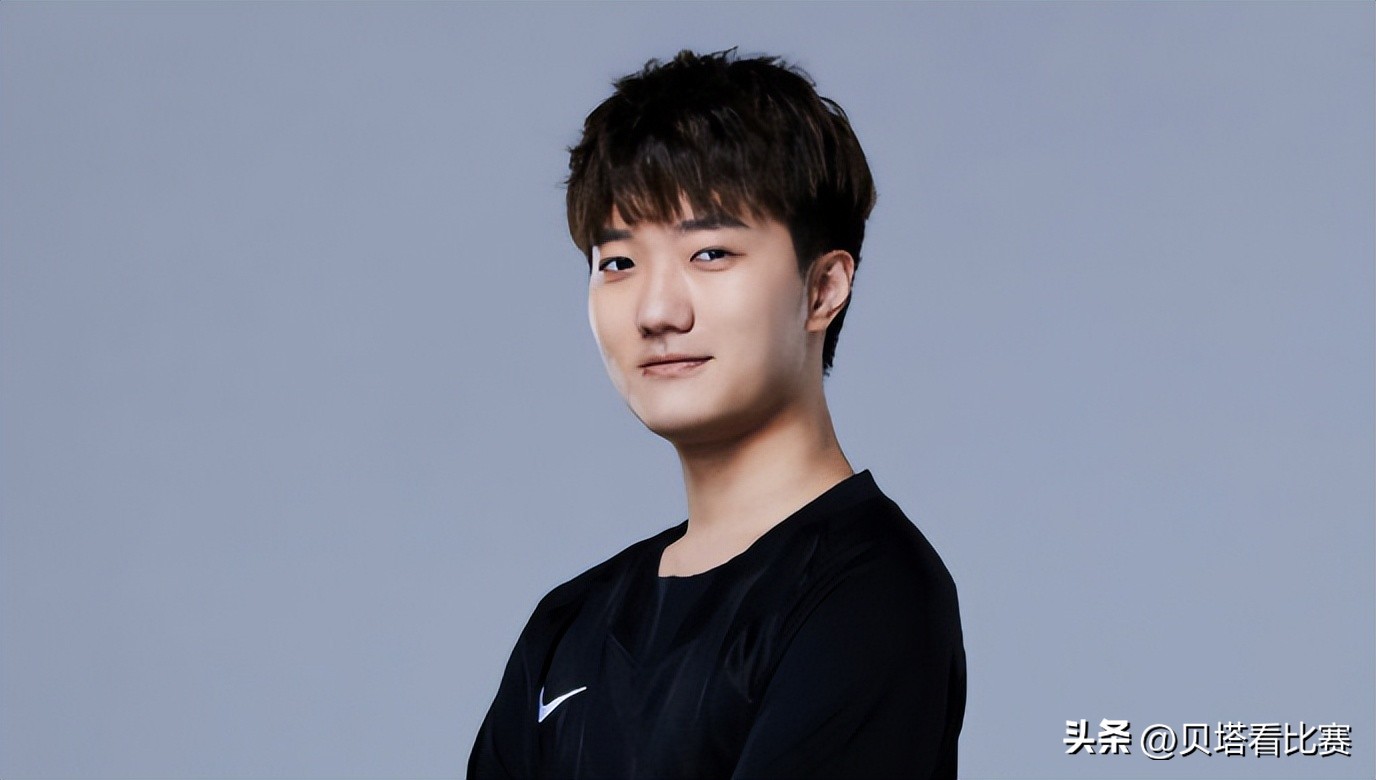 再见宝蓝！欢迎蛇蛇！UP官宣辅助蛇蛇加入后，惨遭吐槽：收破烂？