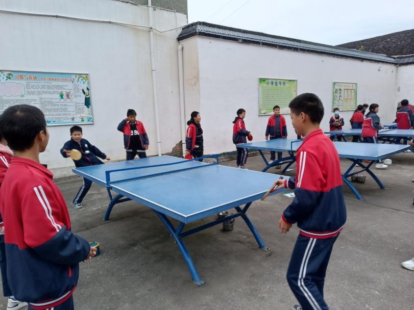 从大山里走出的篮球少年,从大山里走出来的足球