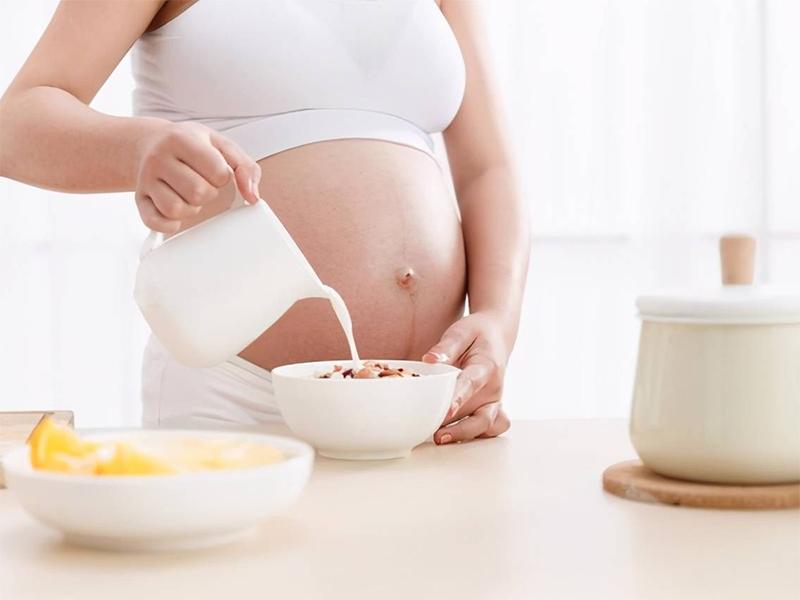 孕妇吃寒性食物对胎儿有什么影响,孕妇吃发霉的食物对胎儿影响大吗