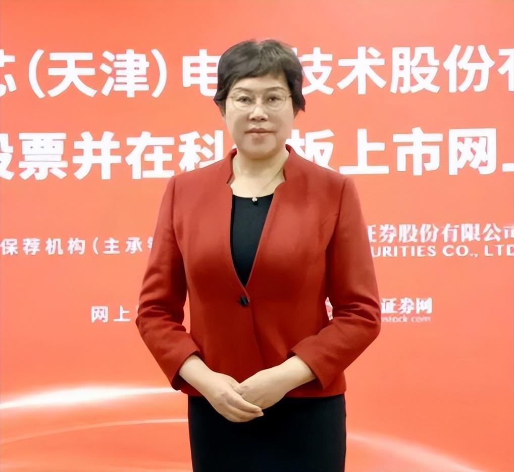 一部手机卖99元，坚持20年不倒闭的荣秀丽，是如何生存至今的