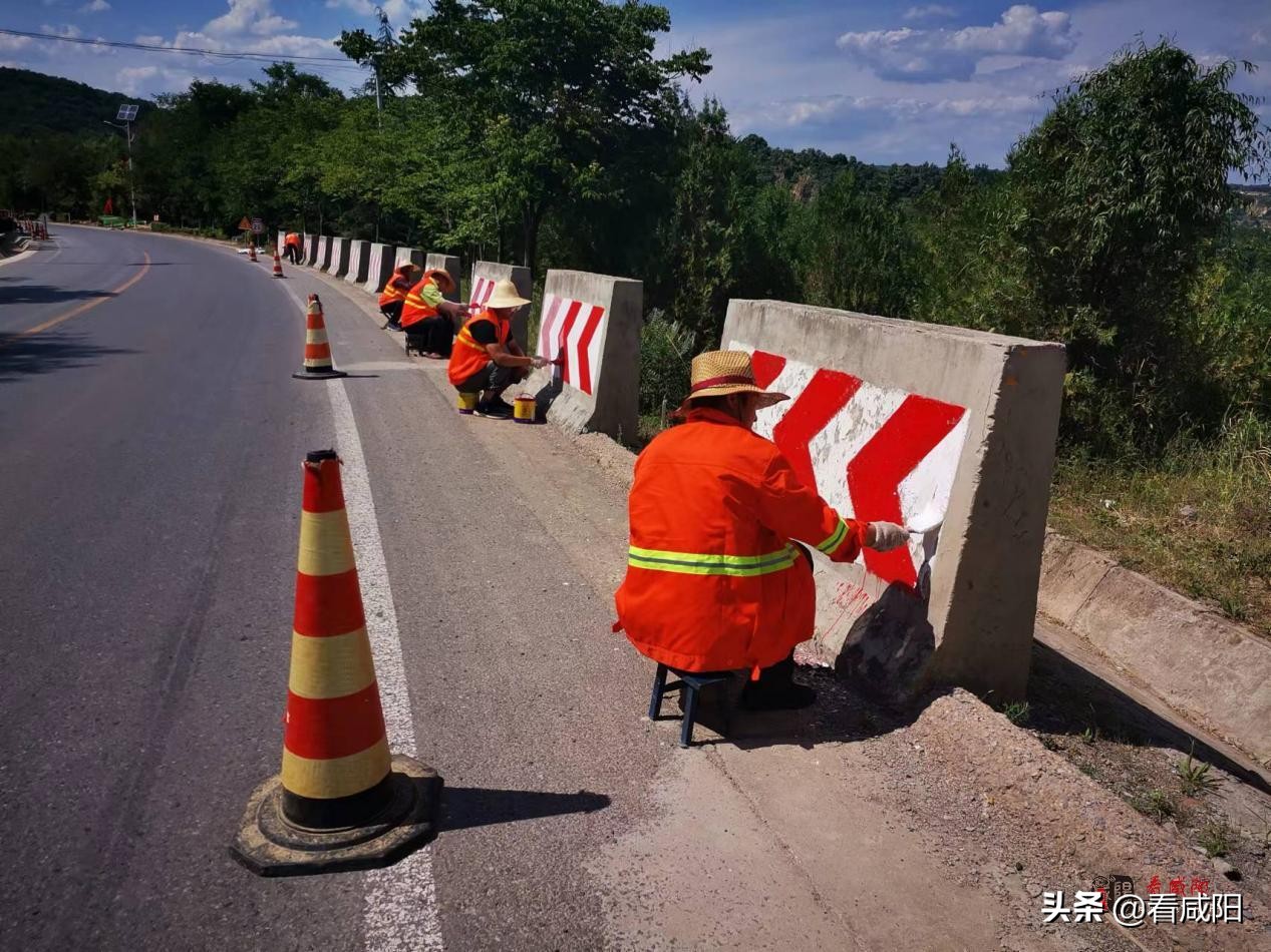 高温下的坚守公路人,酷暑高温下的坚守