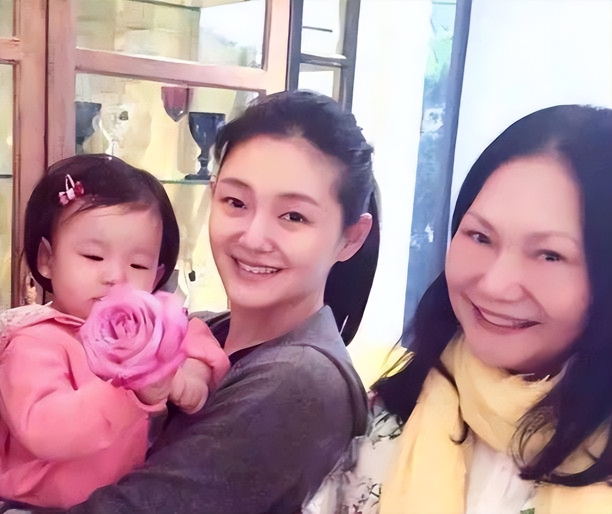 小s在大s面前曝年龄 (小s被大s失败的婚姻所影响)