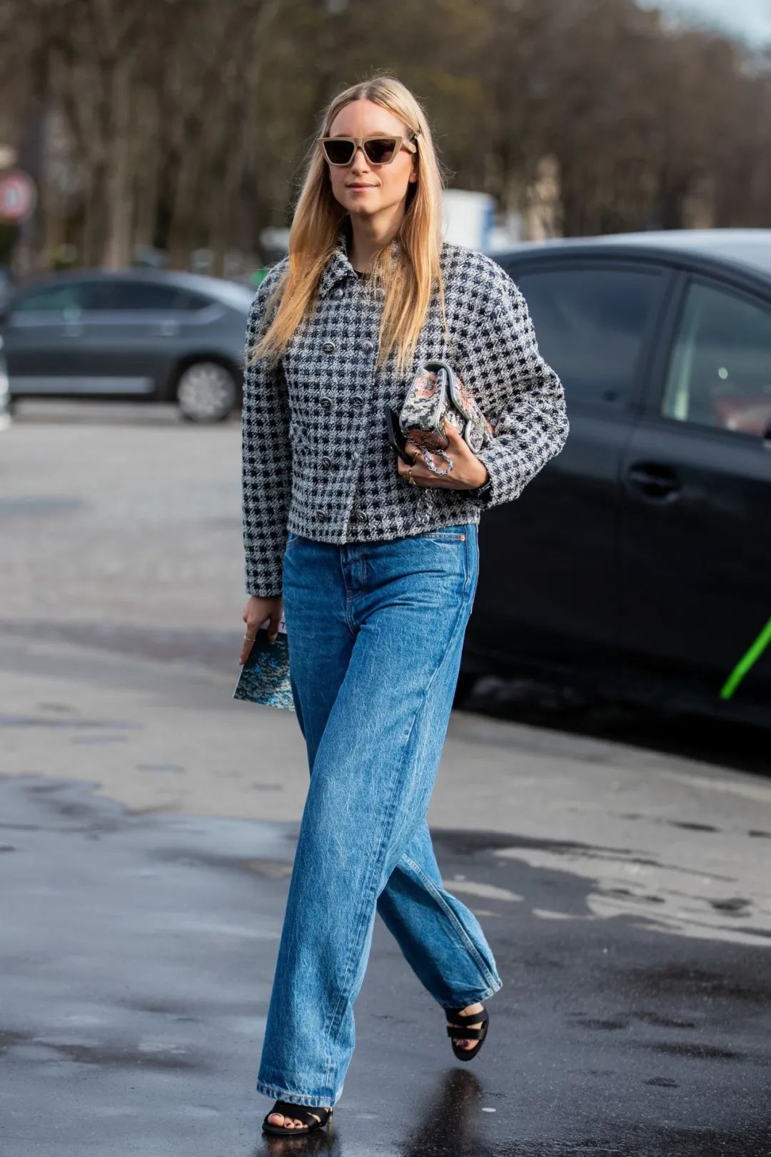 为什么小香风外套穿了显得很驼背,为什么你穿小香风廉价又土气