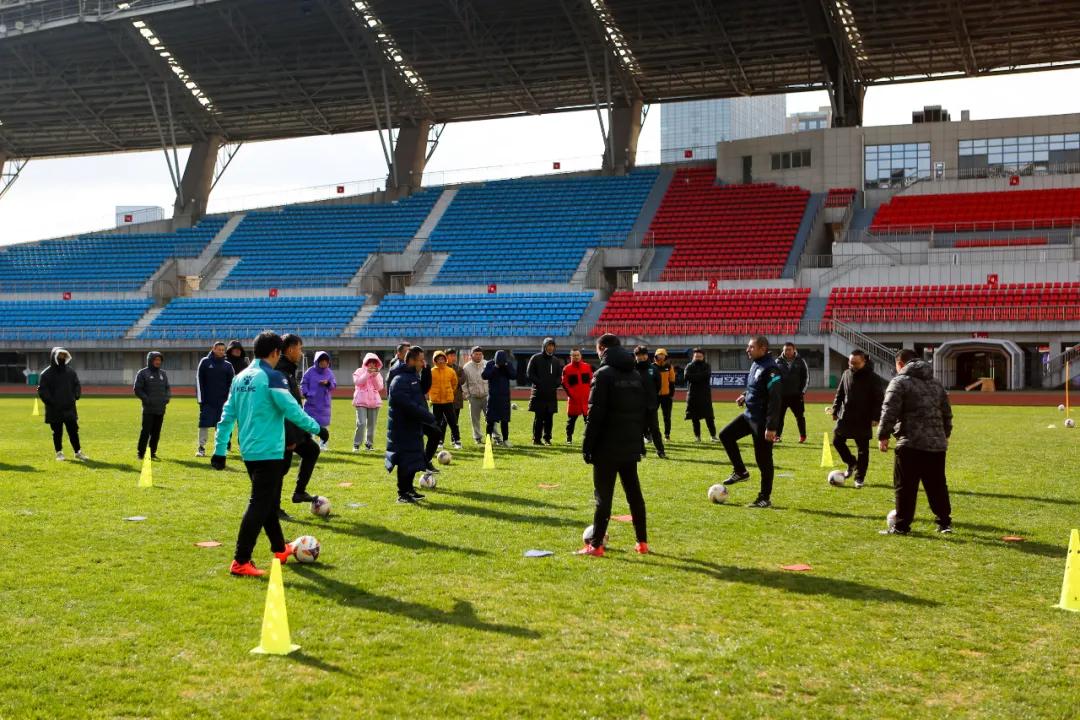 如皋少儿足球培训,如皋校园足球精英训练营