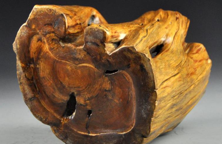 中国最大的龙床,20亿的沉香木龙床图片