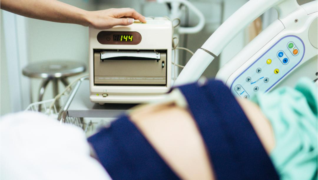 胎位不正想顺产平时应该怎么做,胎位不正医生用手纠正