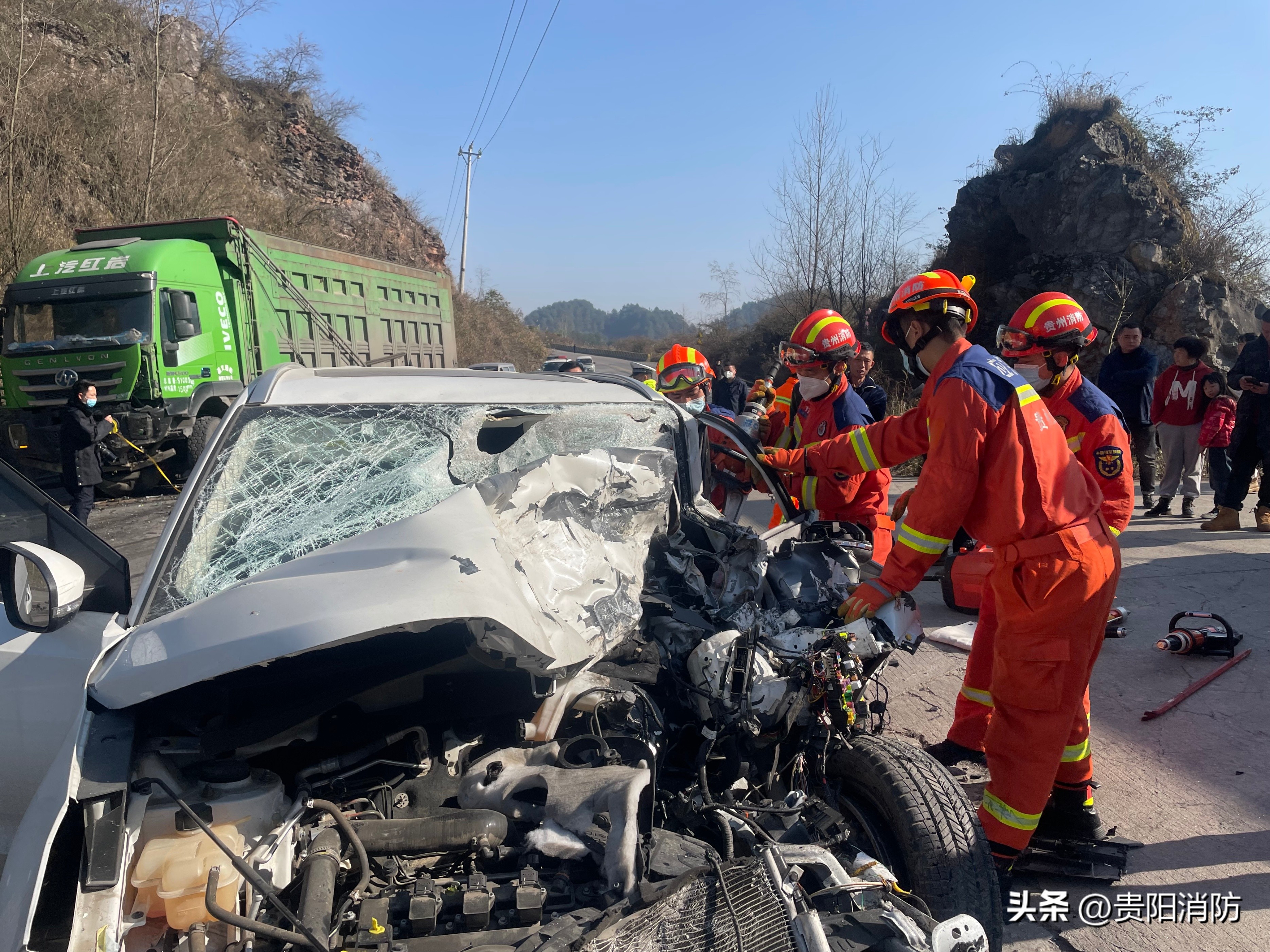 开阳桥两车对撞,丰台开阳桥附近两车相撞