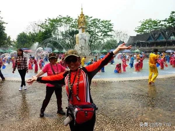 西双版纳泼水节旅行日记,西双版纳傣族园泼水详细攻略