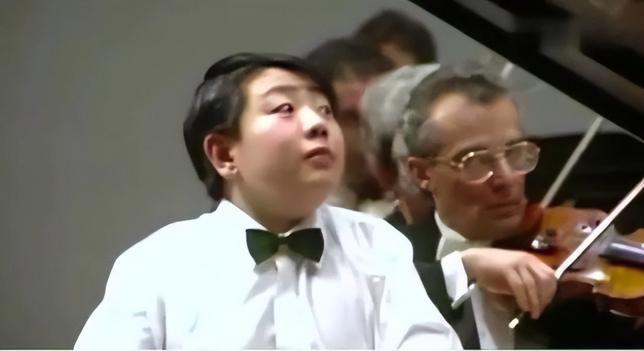 李云迪郎朗三个钢琴家,世界钢琴家排名郎朗和李云迪