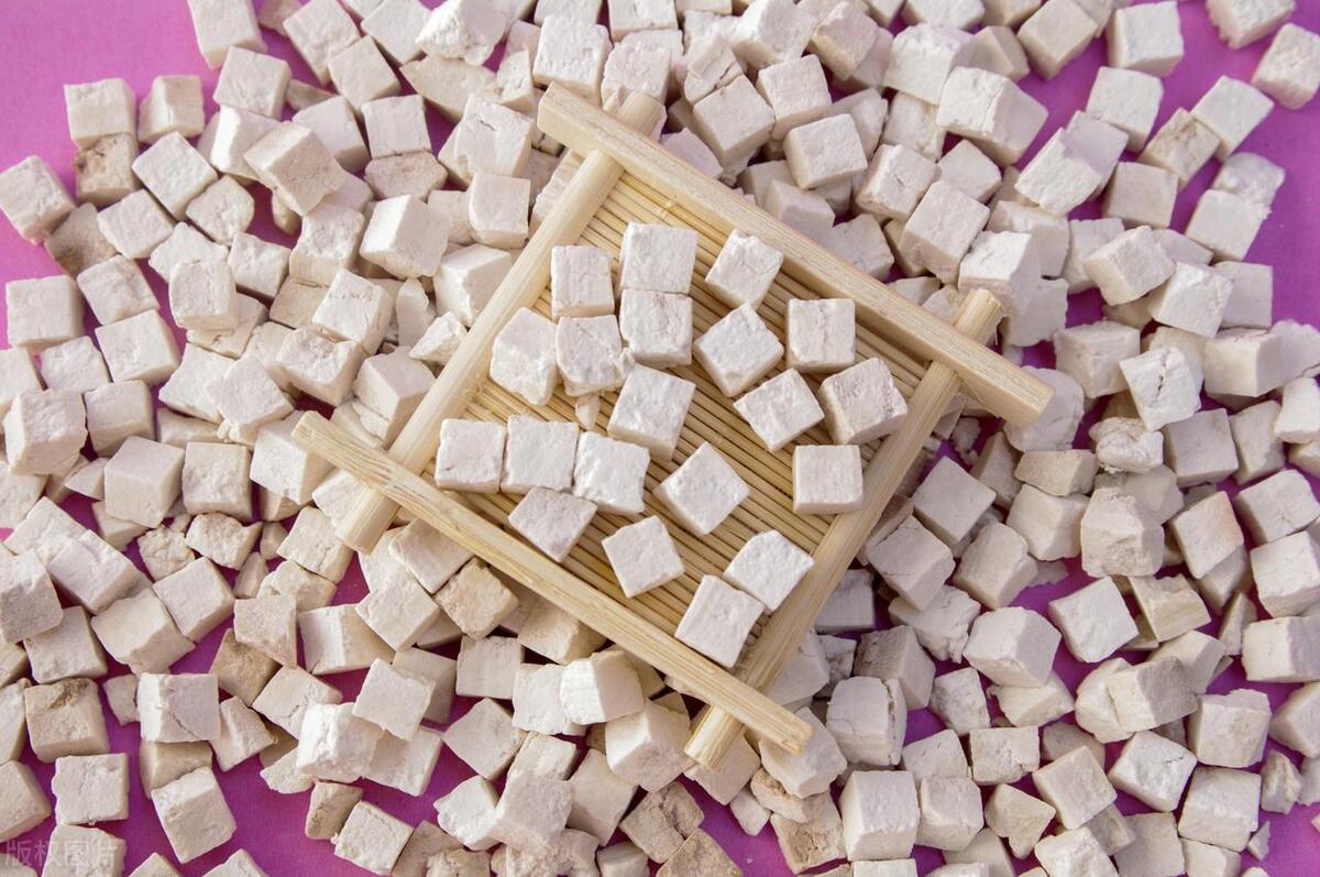 眼袋重脾阳虚,阳气升起来就没有眼袋了