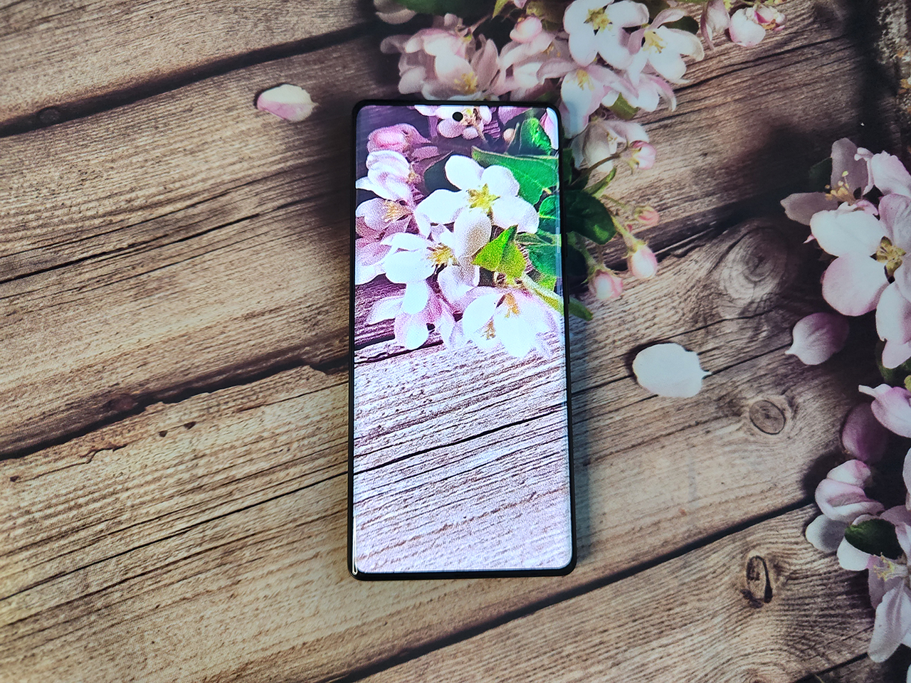 motox40屏幕测评,四曲面屏高级感