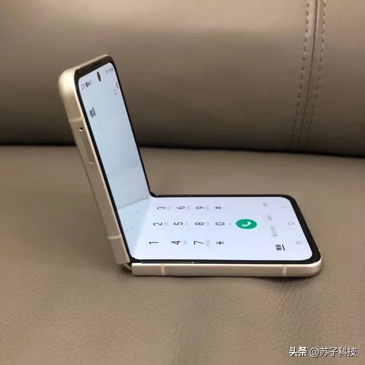 三星折叠屏3000-4000元,三星折叠屏各方面都不如苹果吗