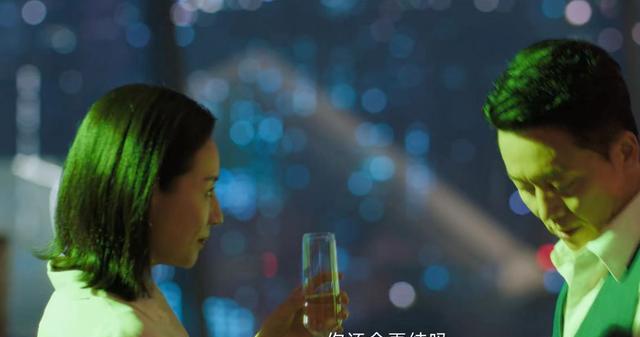 条件不符就别演“*妇情**”了,43岁董洁告诉你,什么是教科书式撩汉