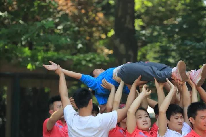 新颖团建拓展项目,趣味拓展精品团建必选地