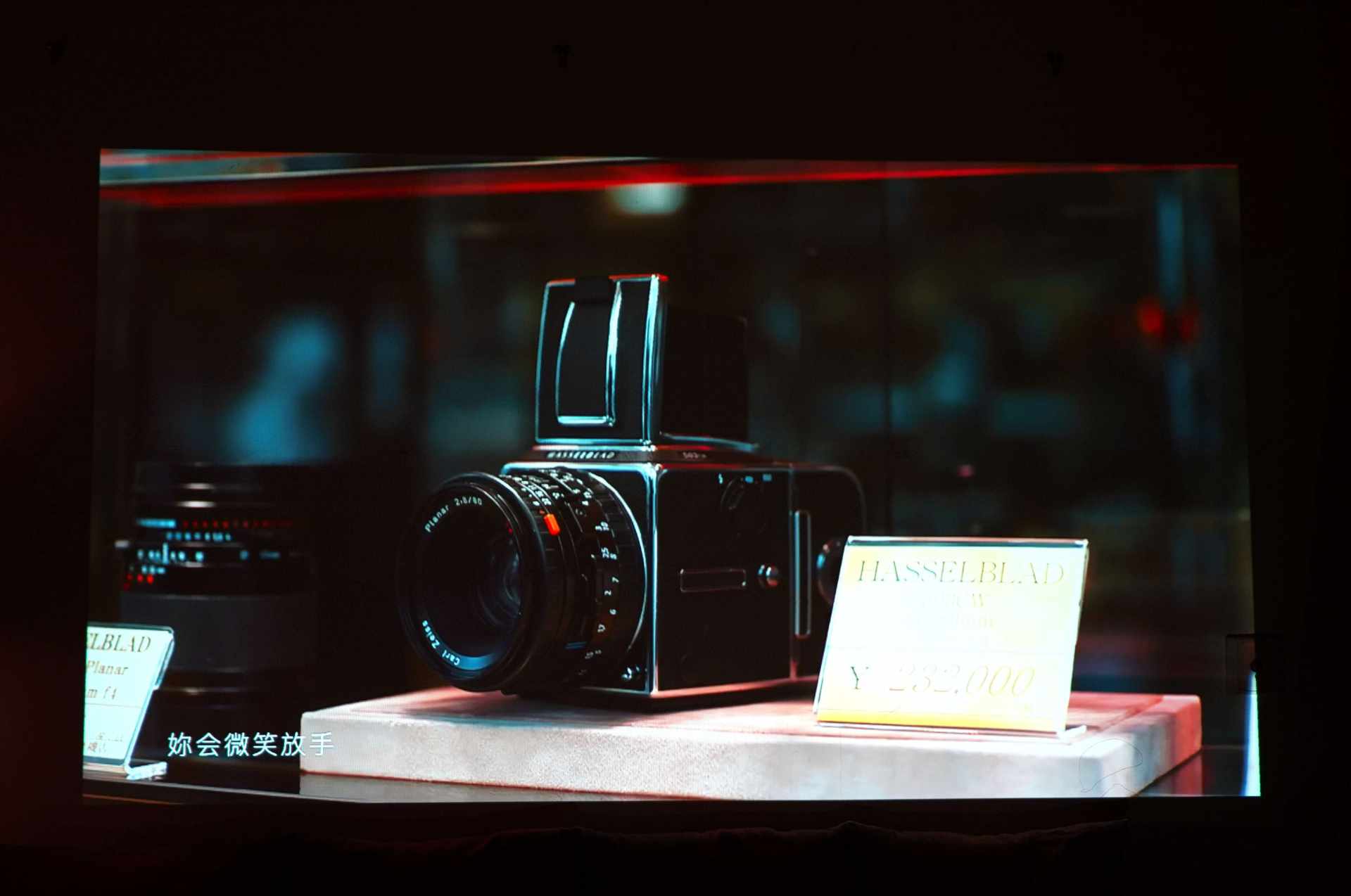 家里没空间怎么放投影仪,坚果智慧墙o1pro超短焦投影仪家用